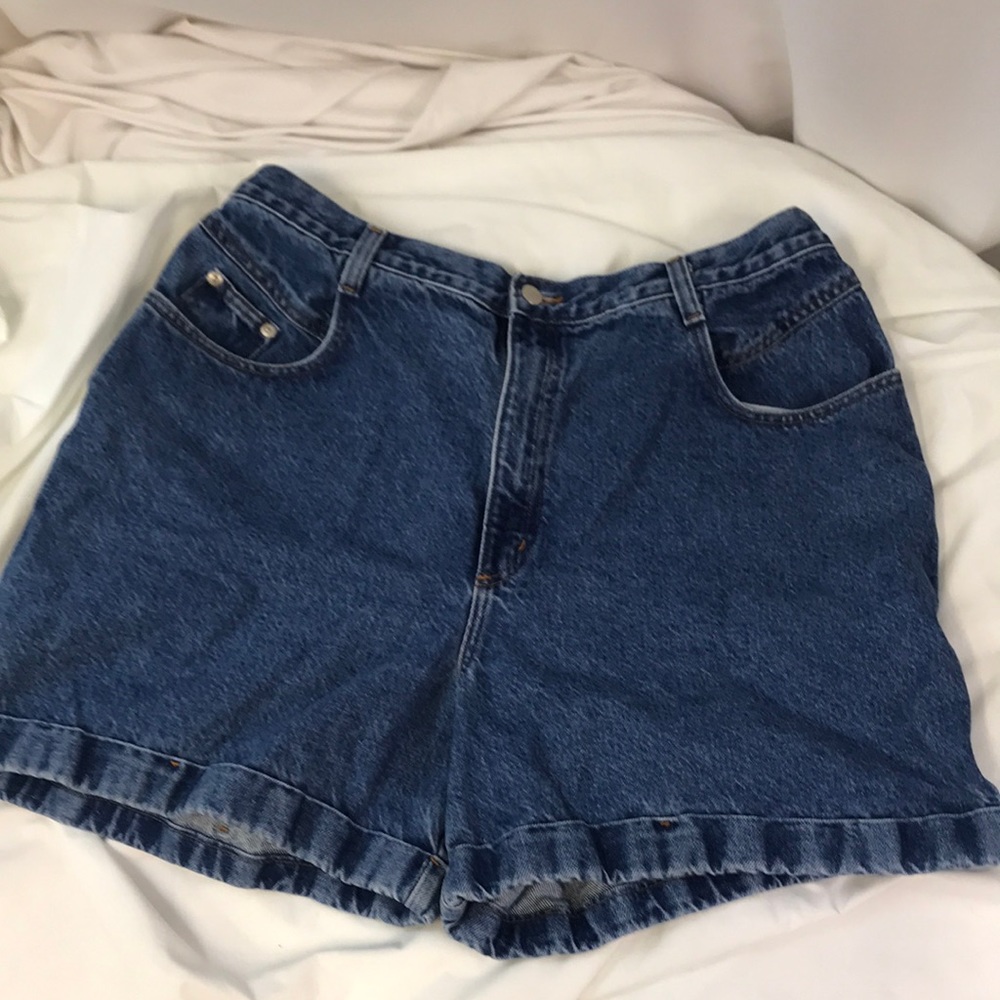 Crossroads Woman Denim Jean Cuff Leg Shorts Size 18